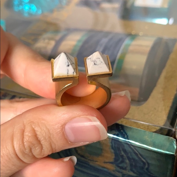 Funky Ring with 2 pyramids - Picture 5 of 8